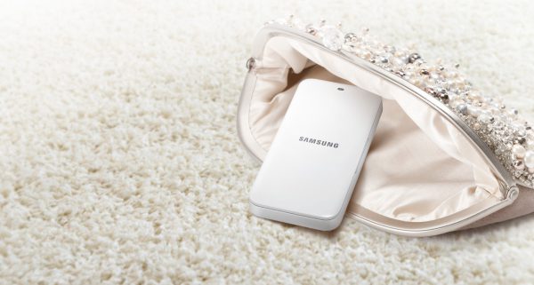 Base cargadora Samsung Galaxy Alpha EB-KG850BW blanco